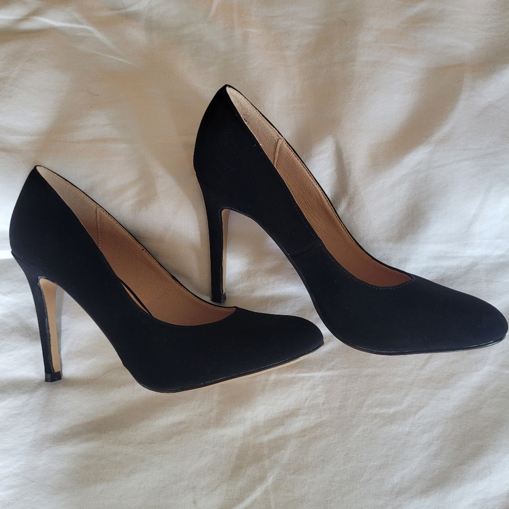 Lauren Blakwell Cecily Pump